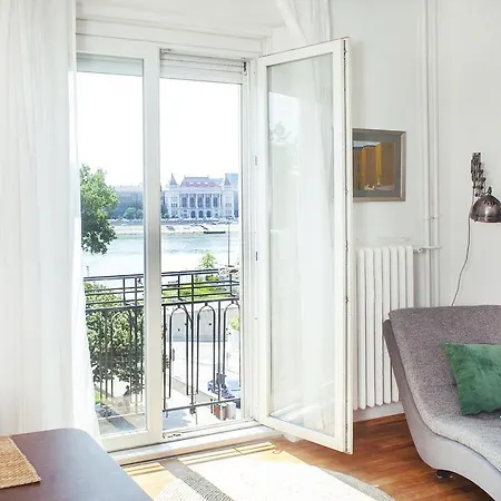 Riverside Panorama 아파트 *